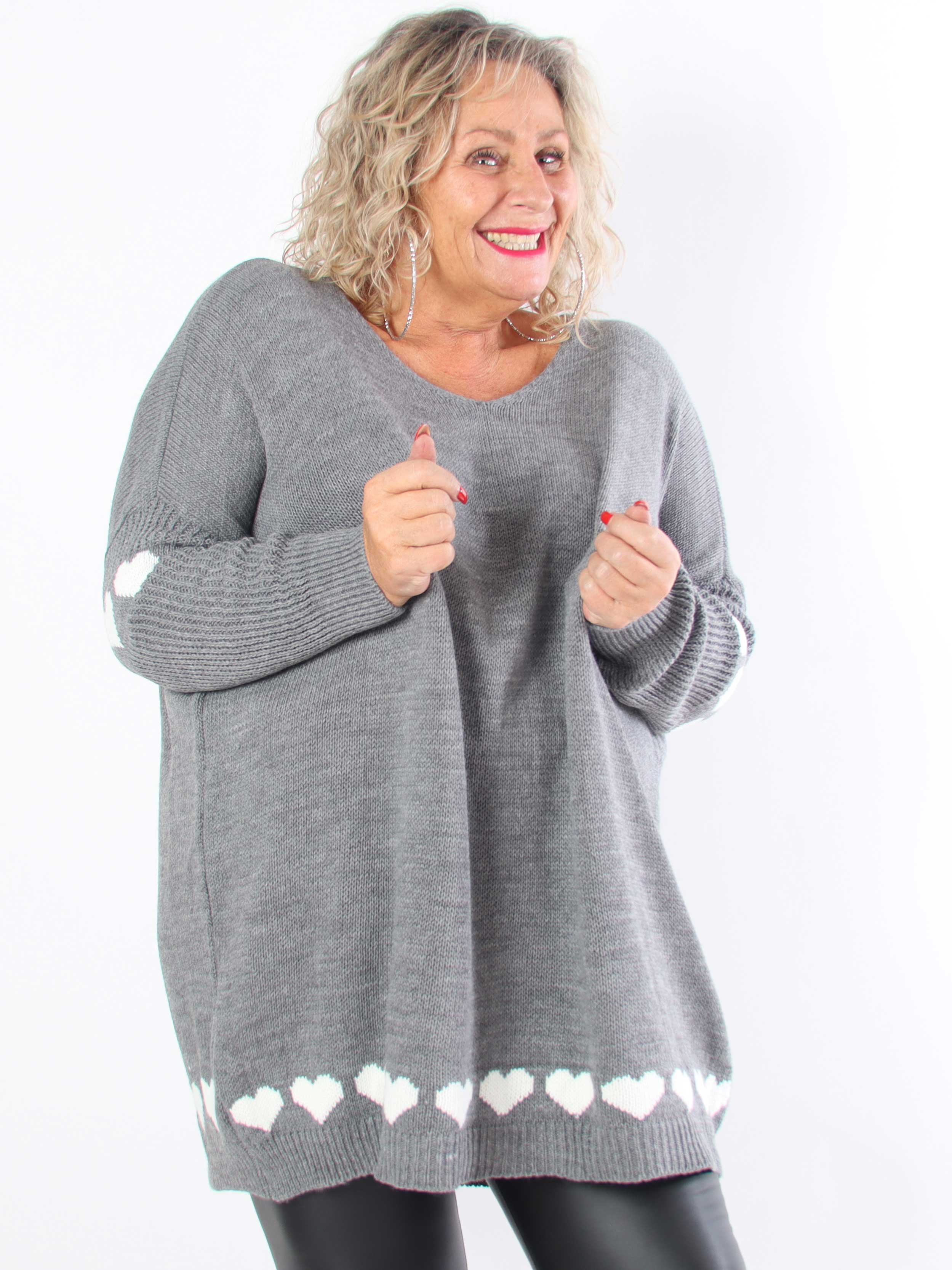 Katerina - Plus size strik med søde hjertedetaljer